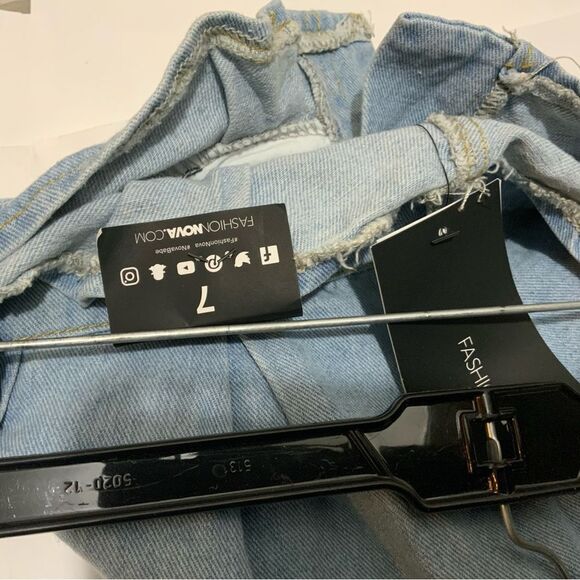 Fashion Nova button fly distressed Jean shorts Can’t cuff me denim shorts 7 - Picture 10 of 10